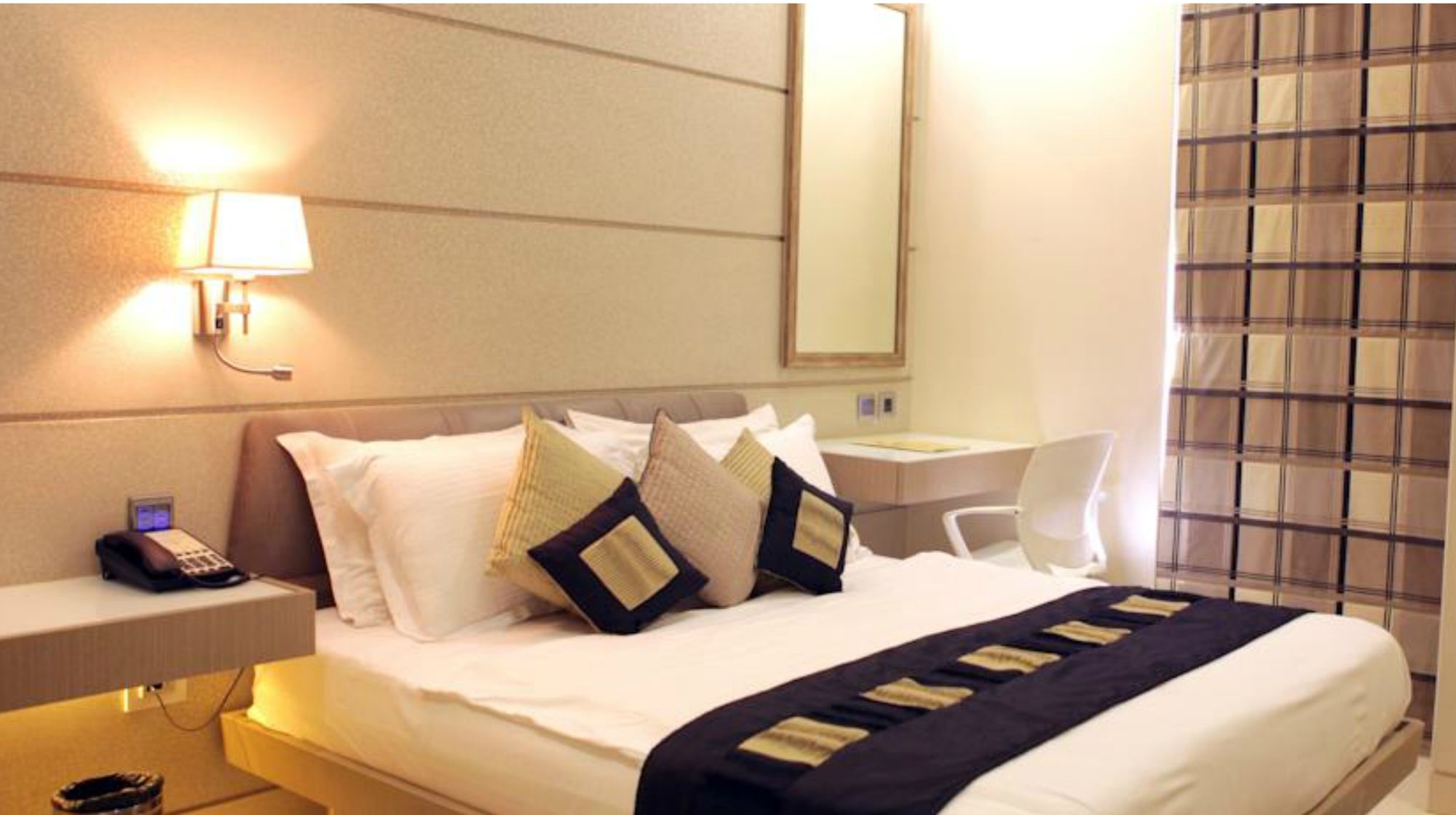 Фото Hotel Residency Fort Mumbai