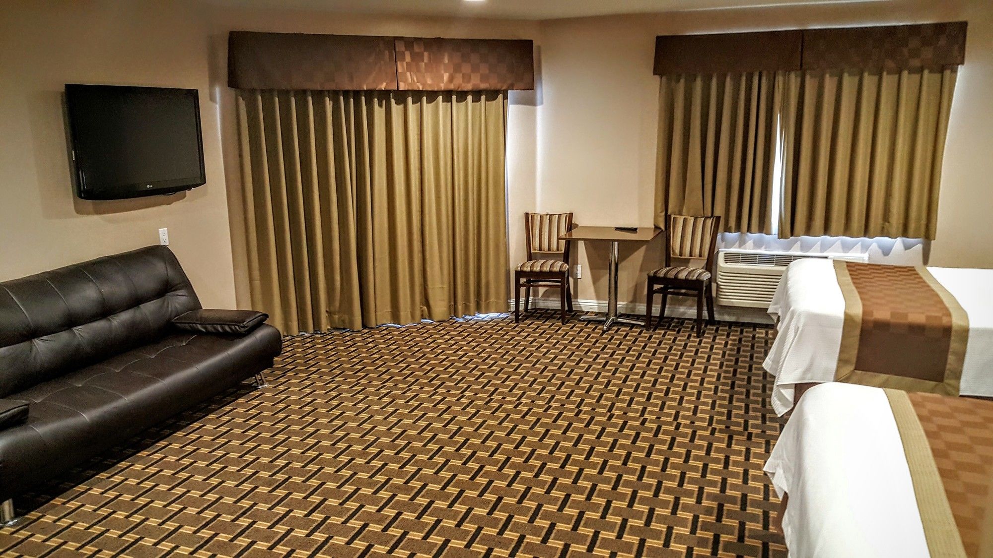 Фото Gardena Terrace Inn