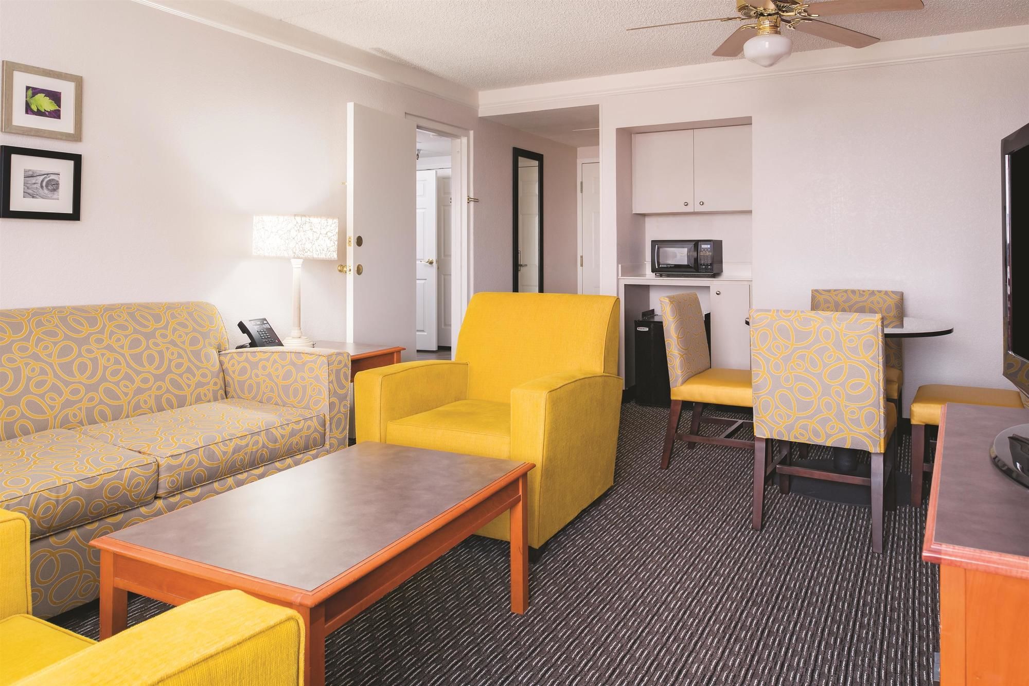 Фото La Quinta Inn & Suites by Wyndham Tacoma - Seattle