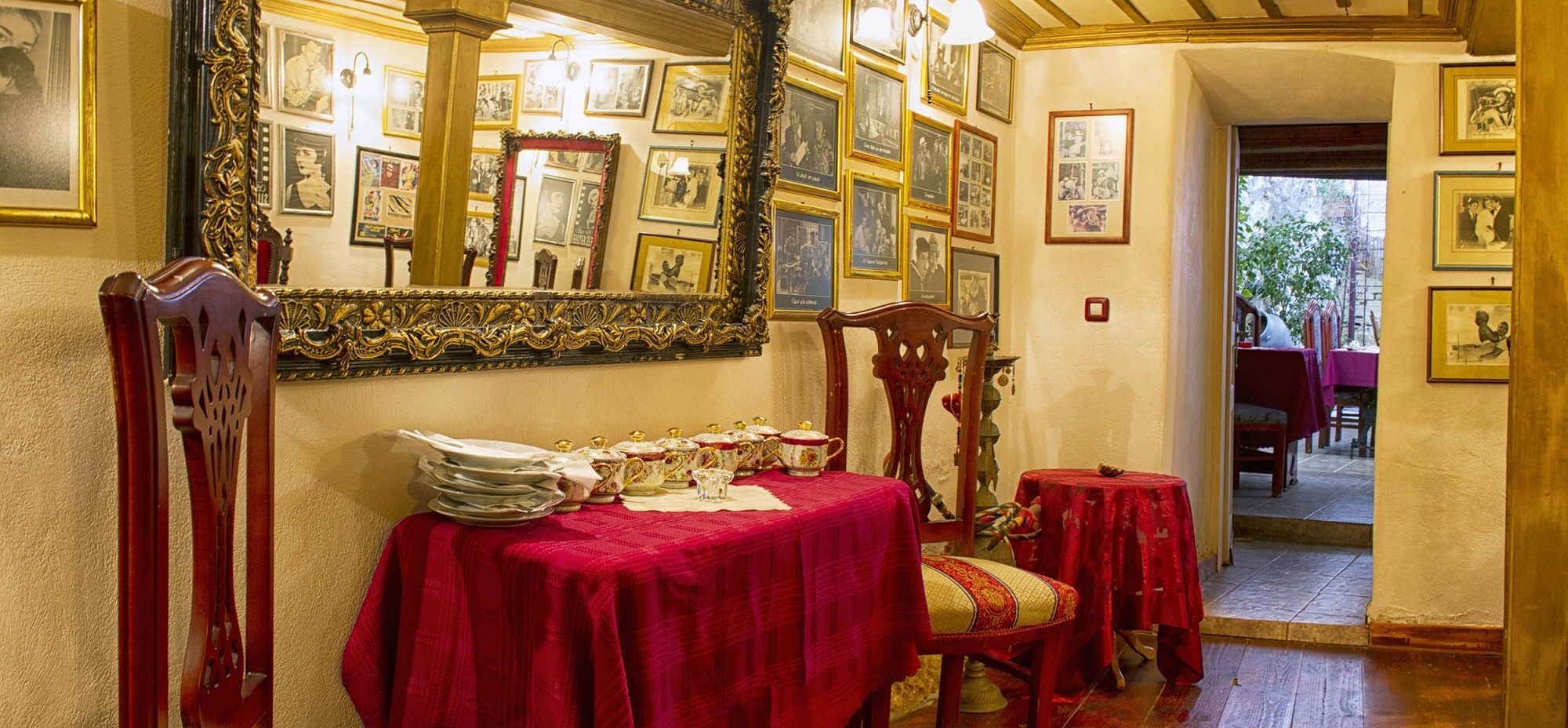 Фото Ilion Hotel Suites
