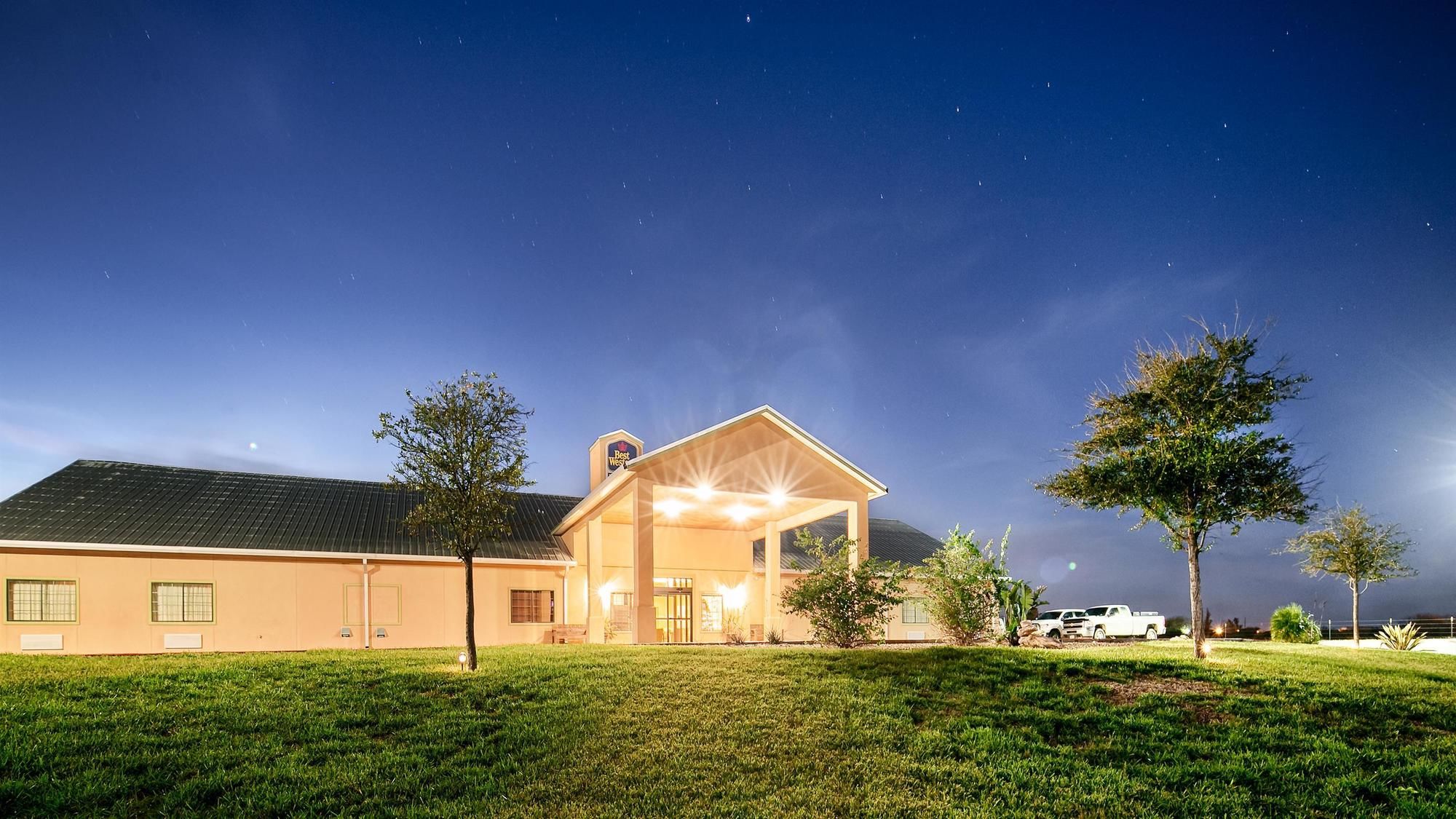 Фото Best Western Hebbronville Inn