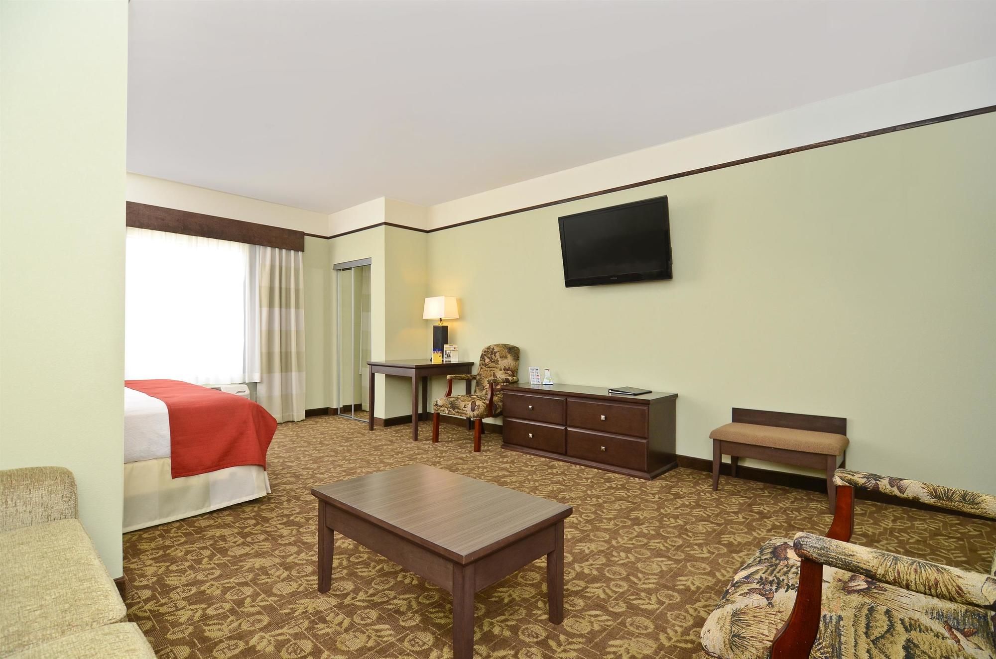Фото Best Western Plus Emory At Lake Fork Inn & Suites