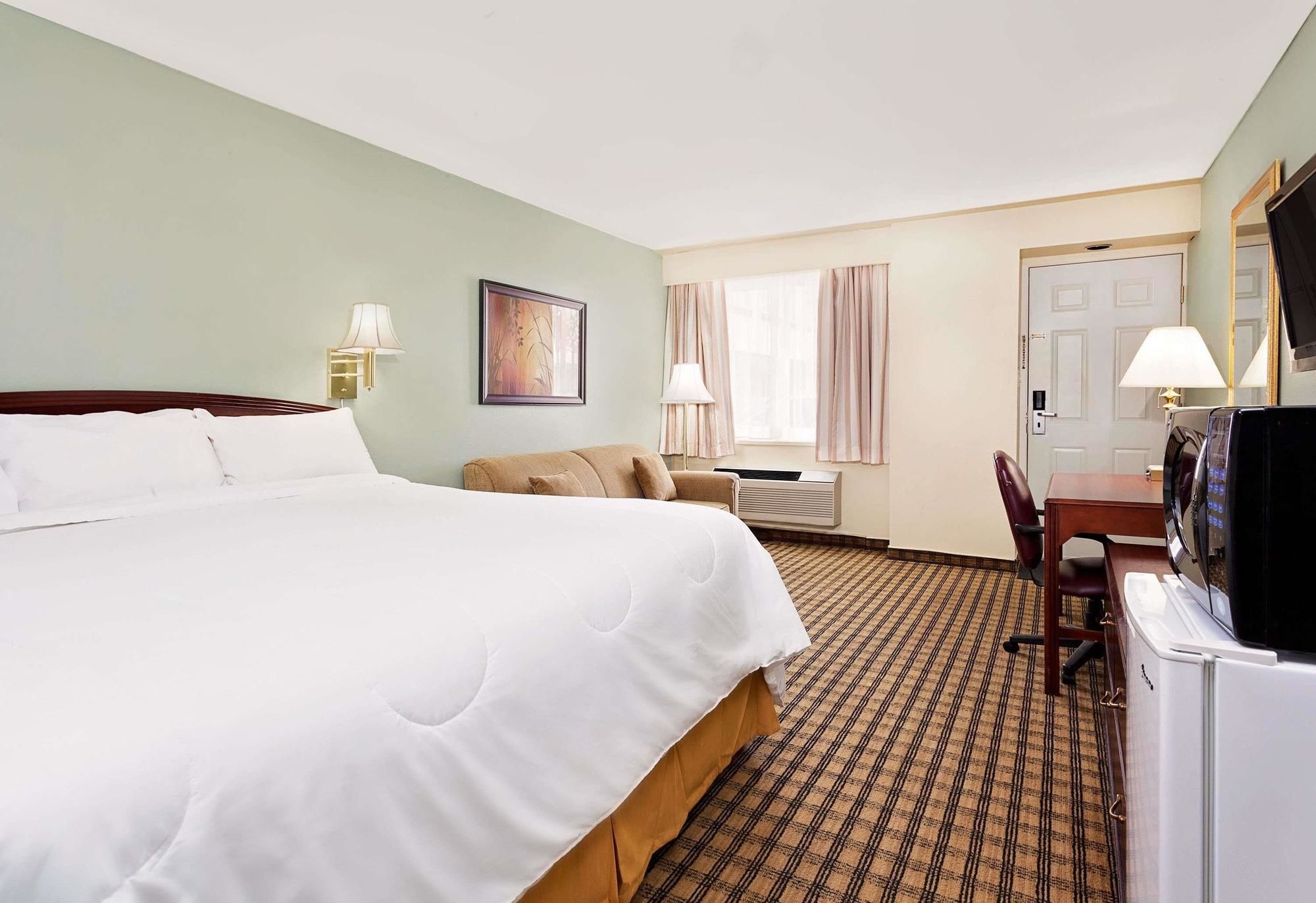 Фото Knights Inn North Bay