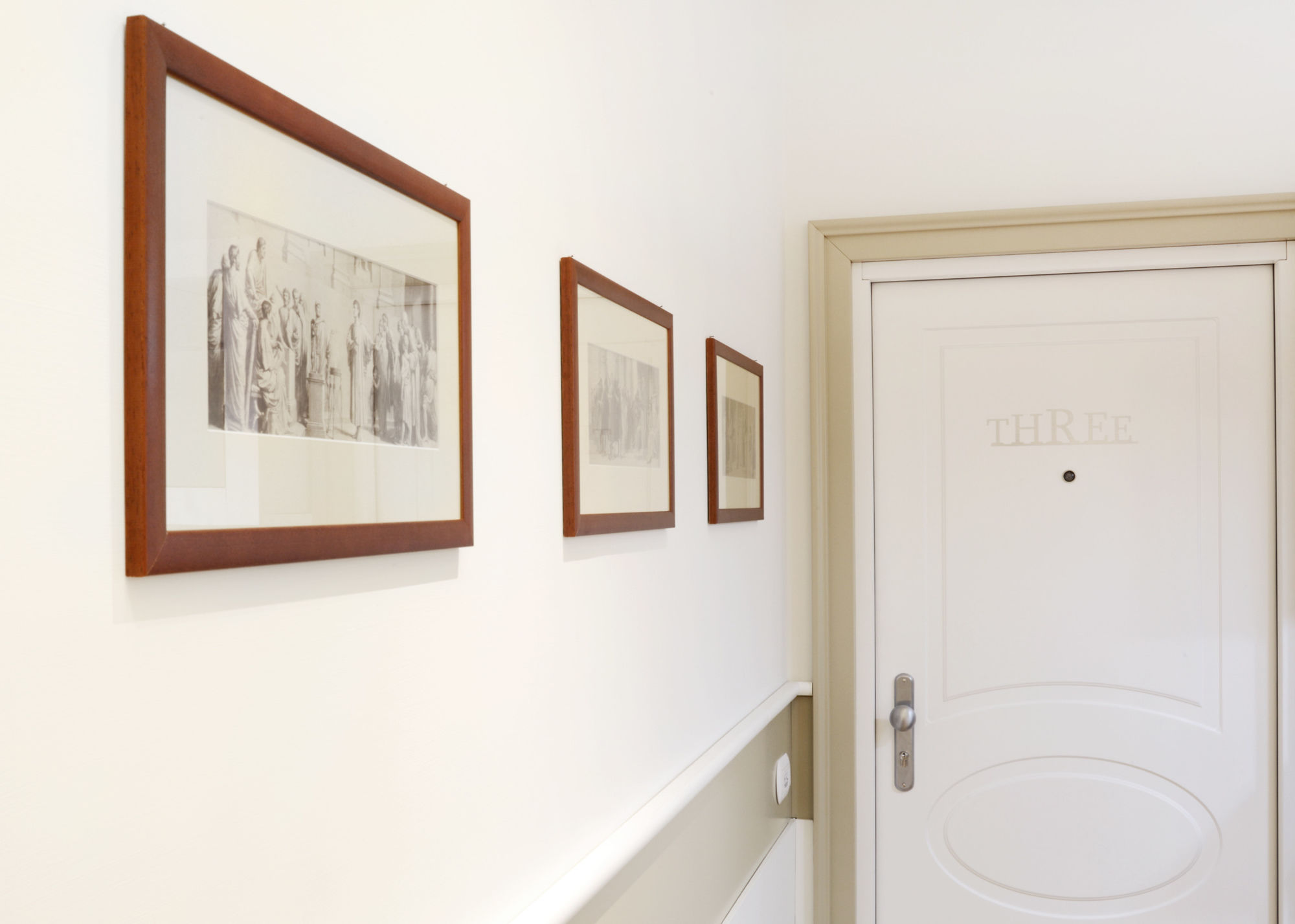 Фото At Forty One