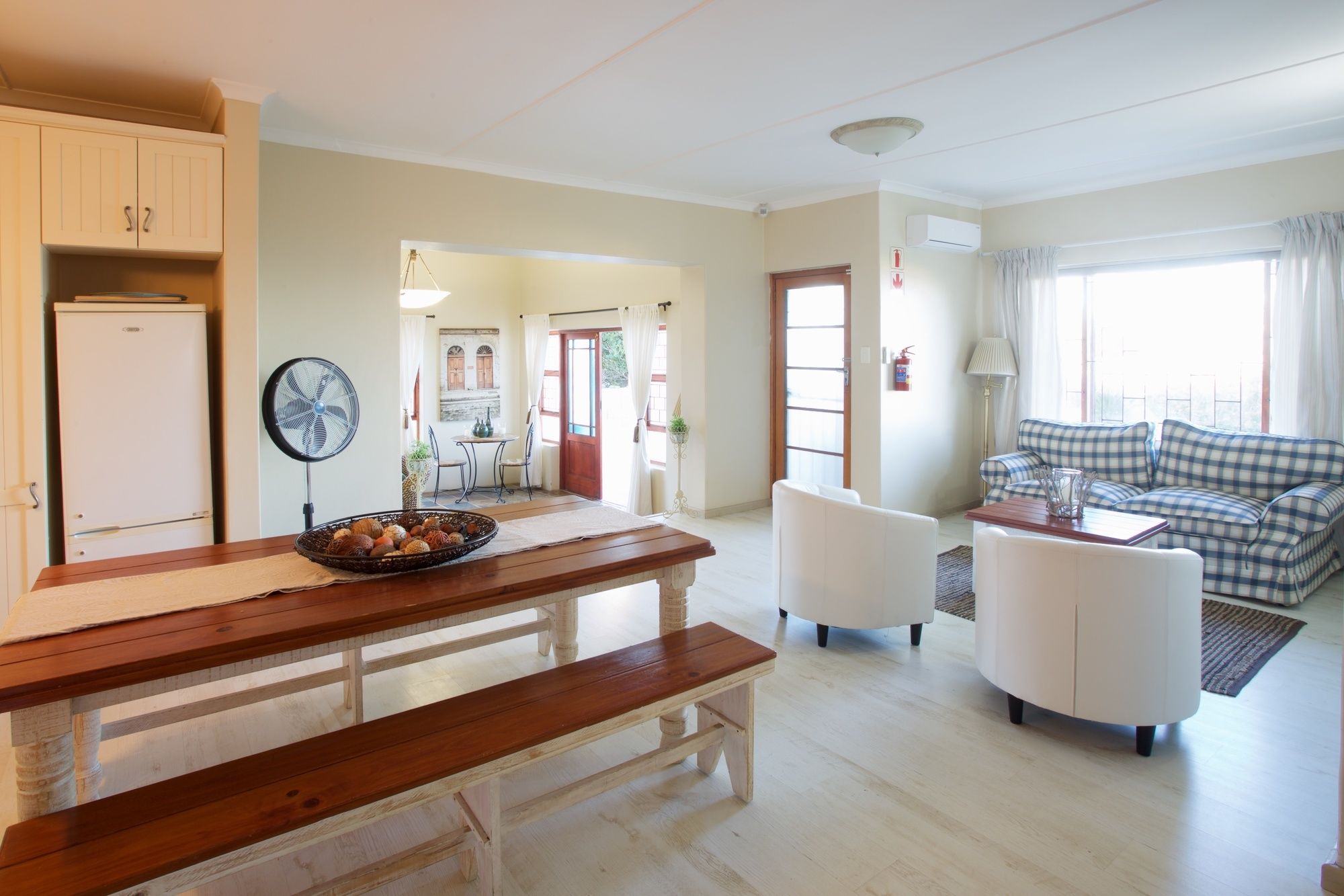 Фото Sea Whisper Guest House & Self Catering