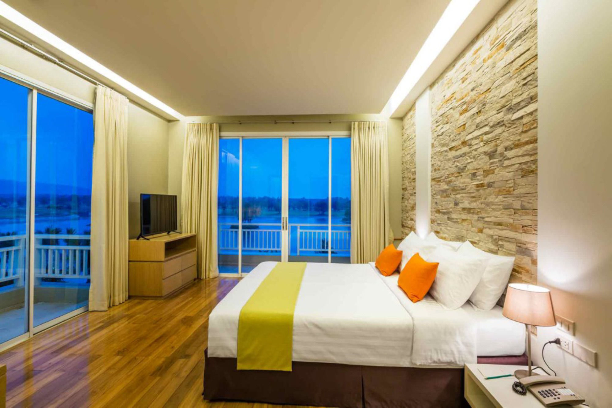 Фото Pattana Sports Resort