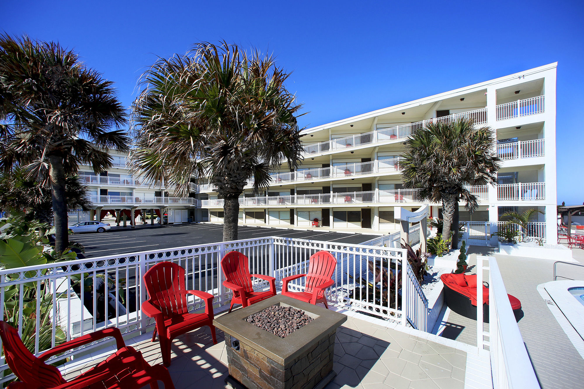 Фото Chateau Mar Beach Resort