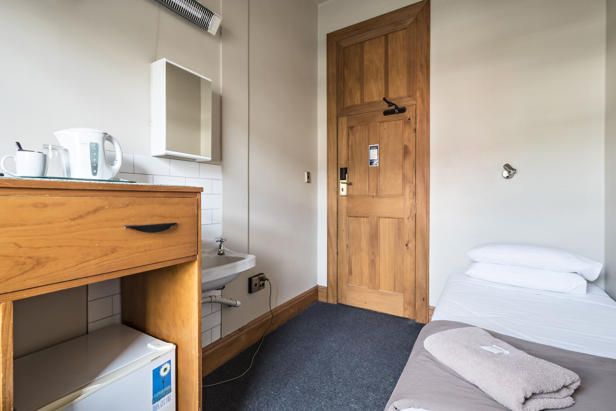 Фото The Cambridge Hotel