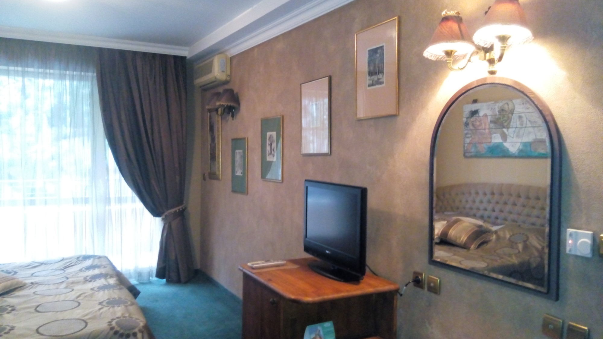 Фото Meg Lozenetz Hotel