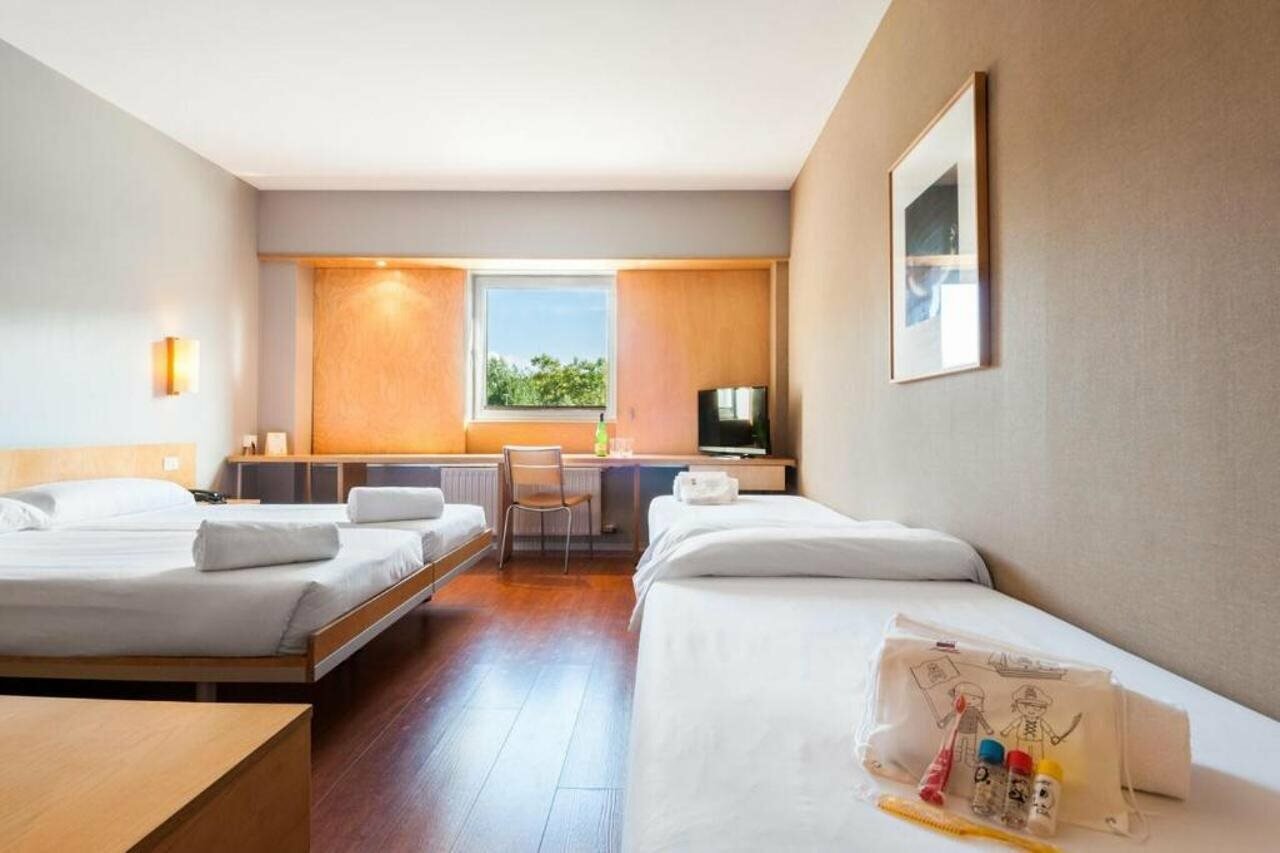 Фото Kyriad Direct Eth Irun