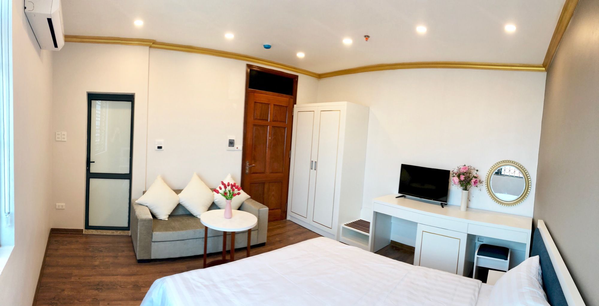 Фото Honeymoon Hotel & Apartment