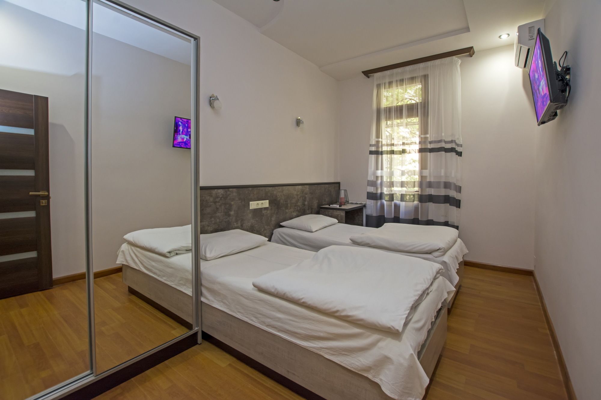 Фото Yerevan Boutique Hotel