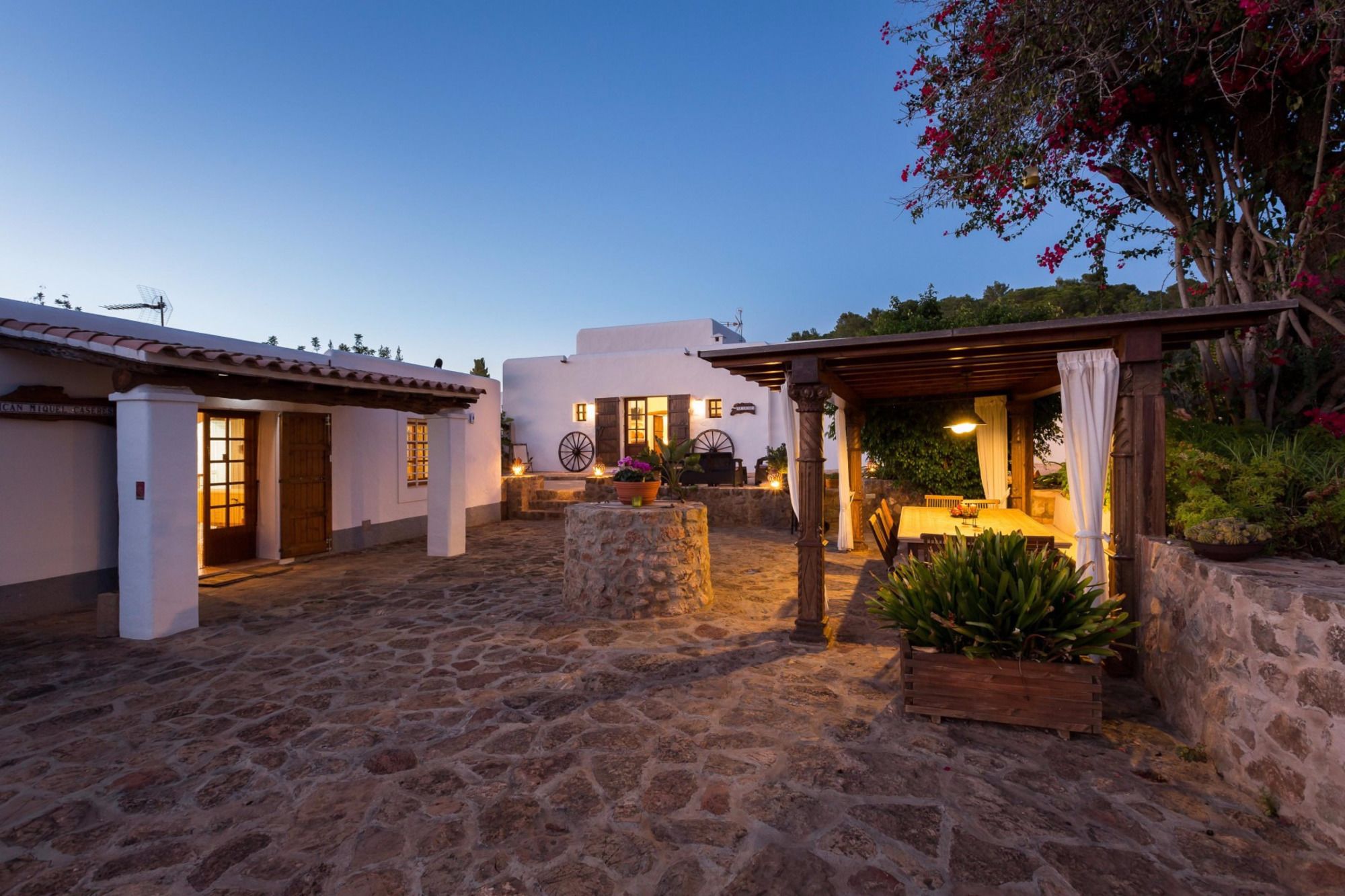 Фото Villa Canseres