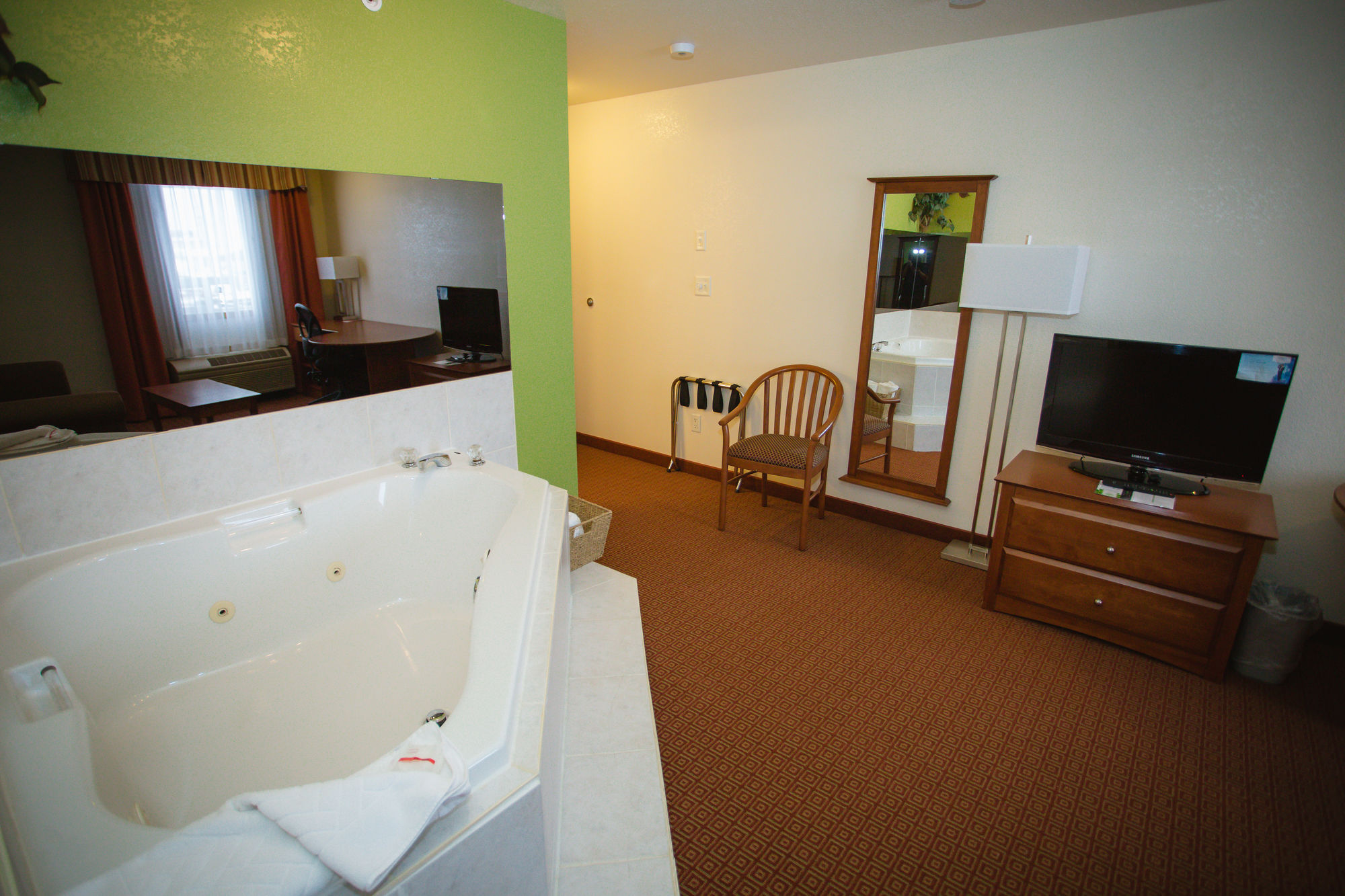 Фото Super 8 by Wyndham Drayton Valley