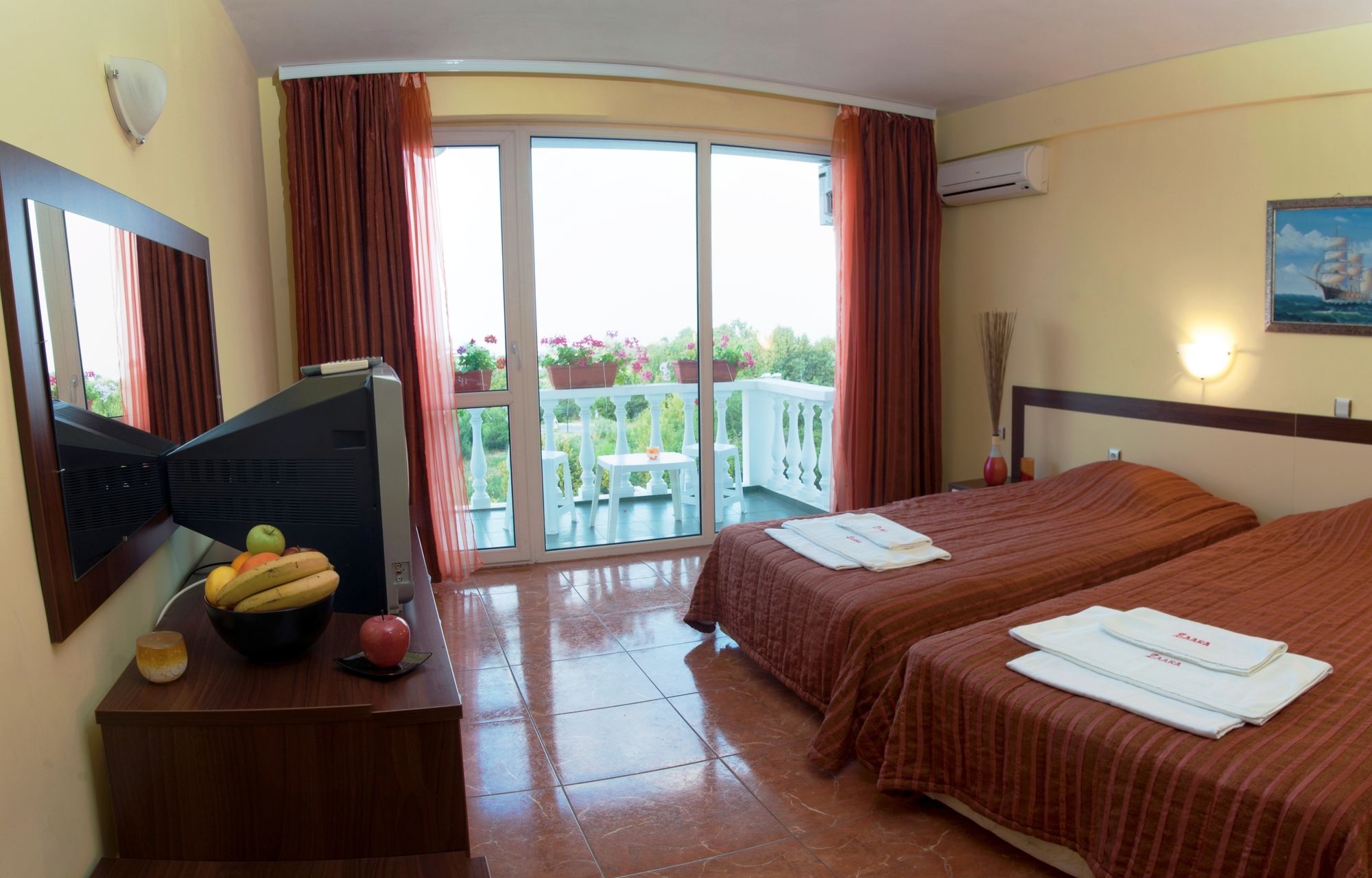 Фото Hotel Zaara