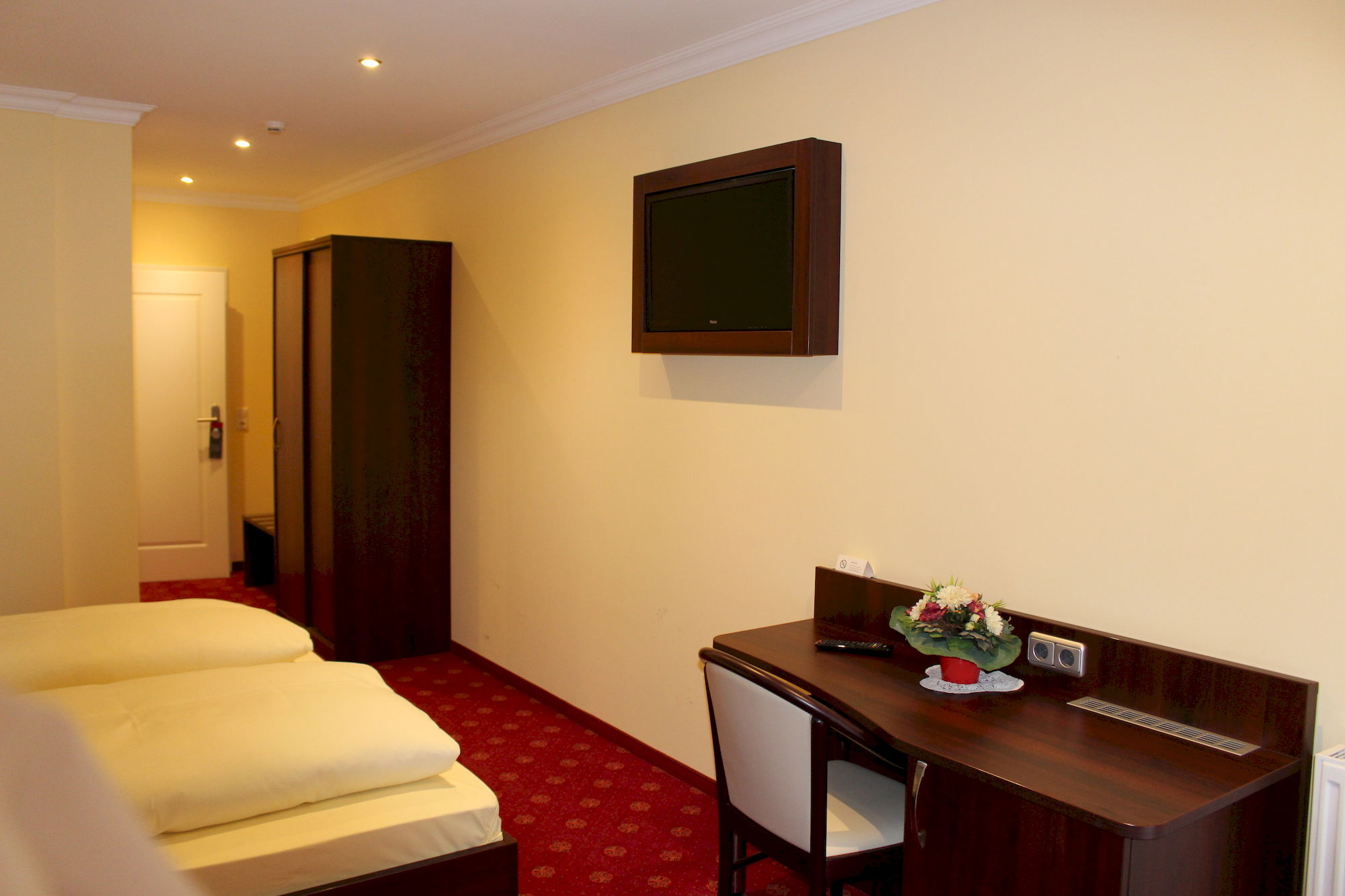 Фото Hotel Grüne Tanne