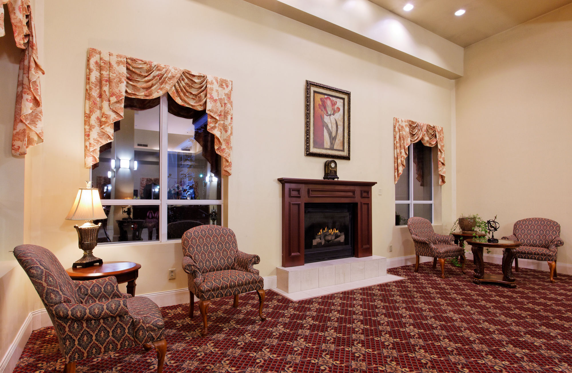 Фото Holiday Inn Express Mystic, an Ihg Hotel