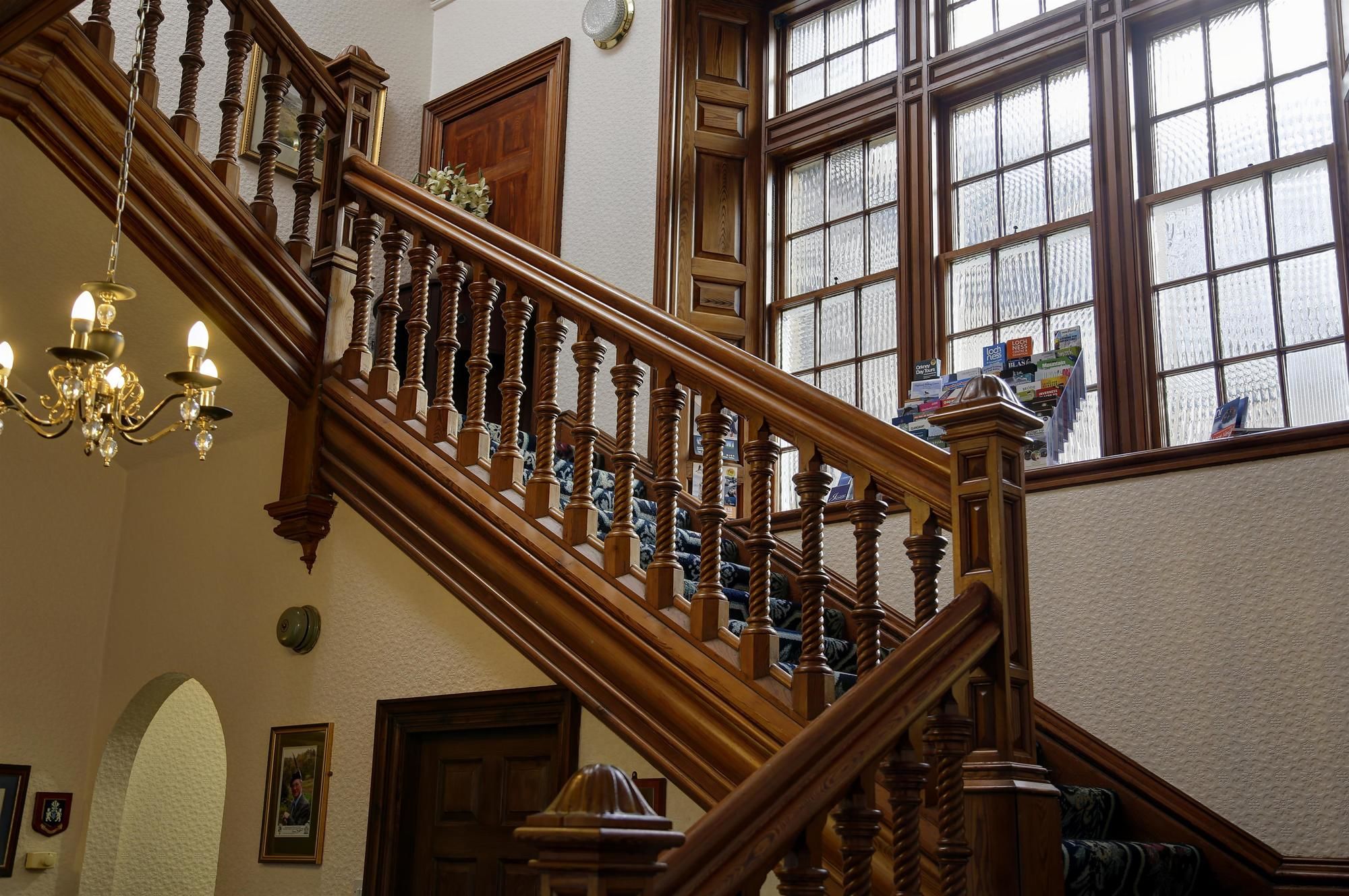 Фото Lochardil House Hotel