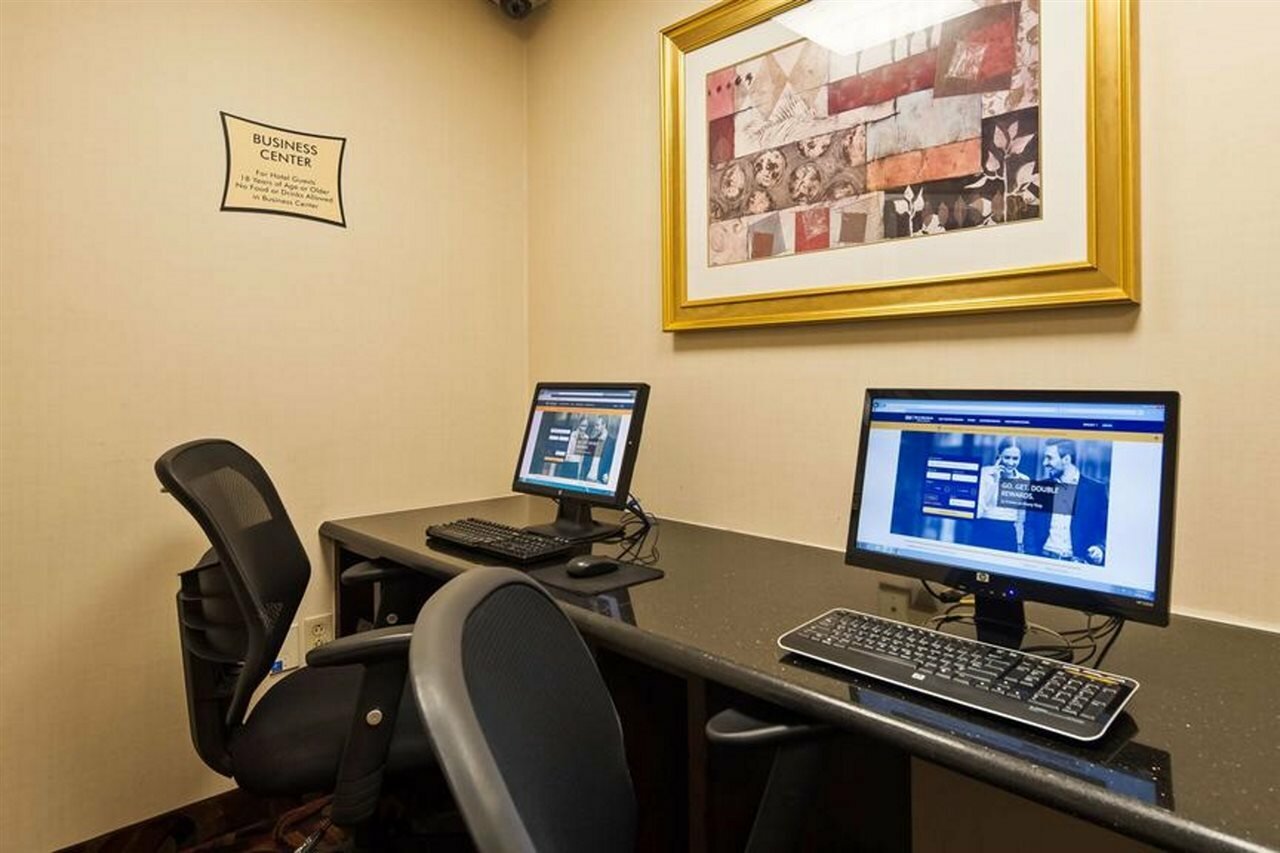 Фото Best Western Plus Reading Inn & Suites