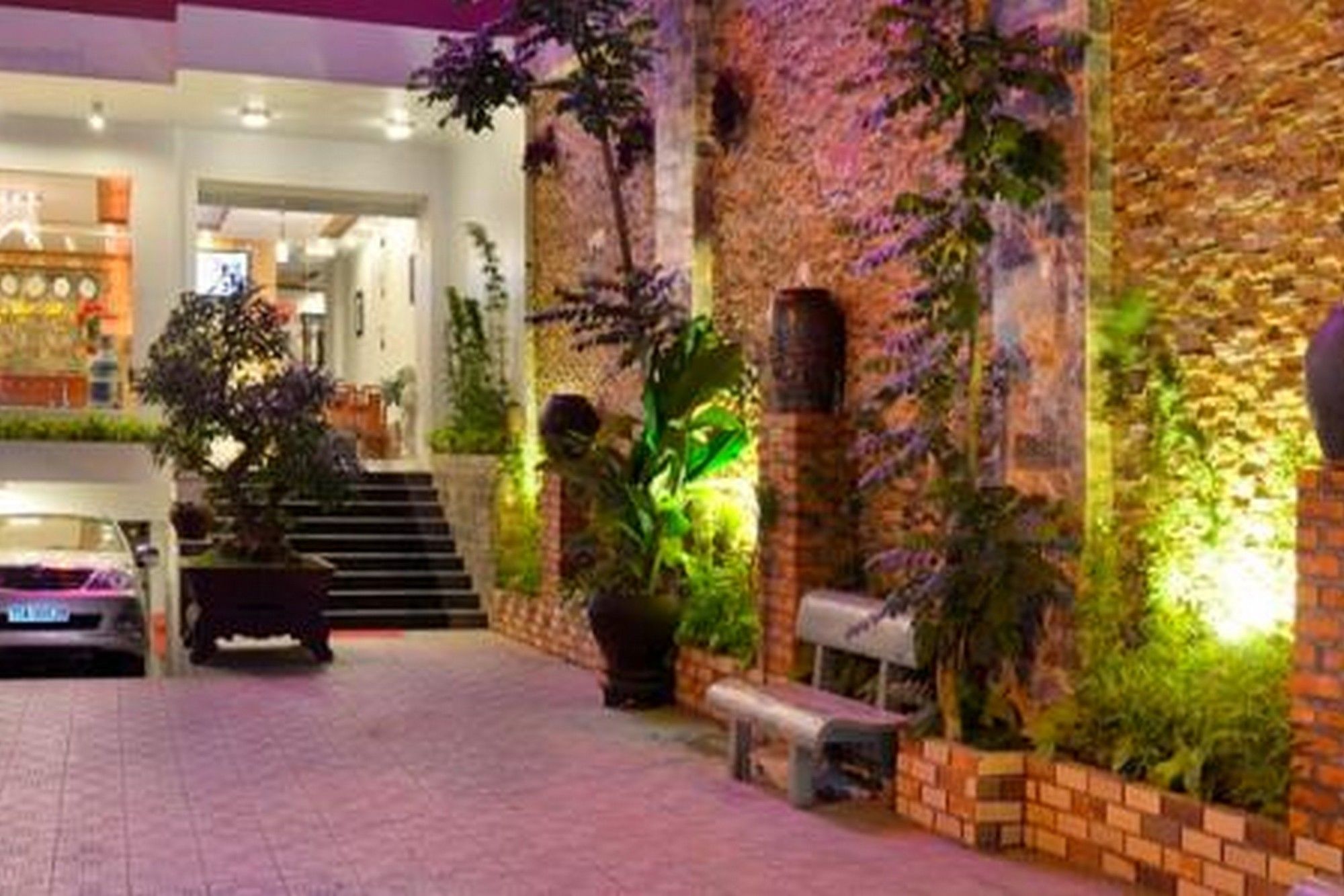 Фото отеля 2