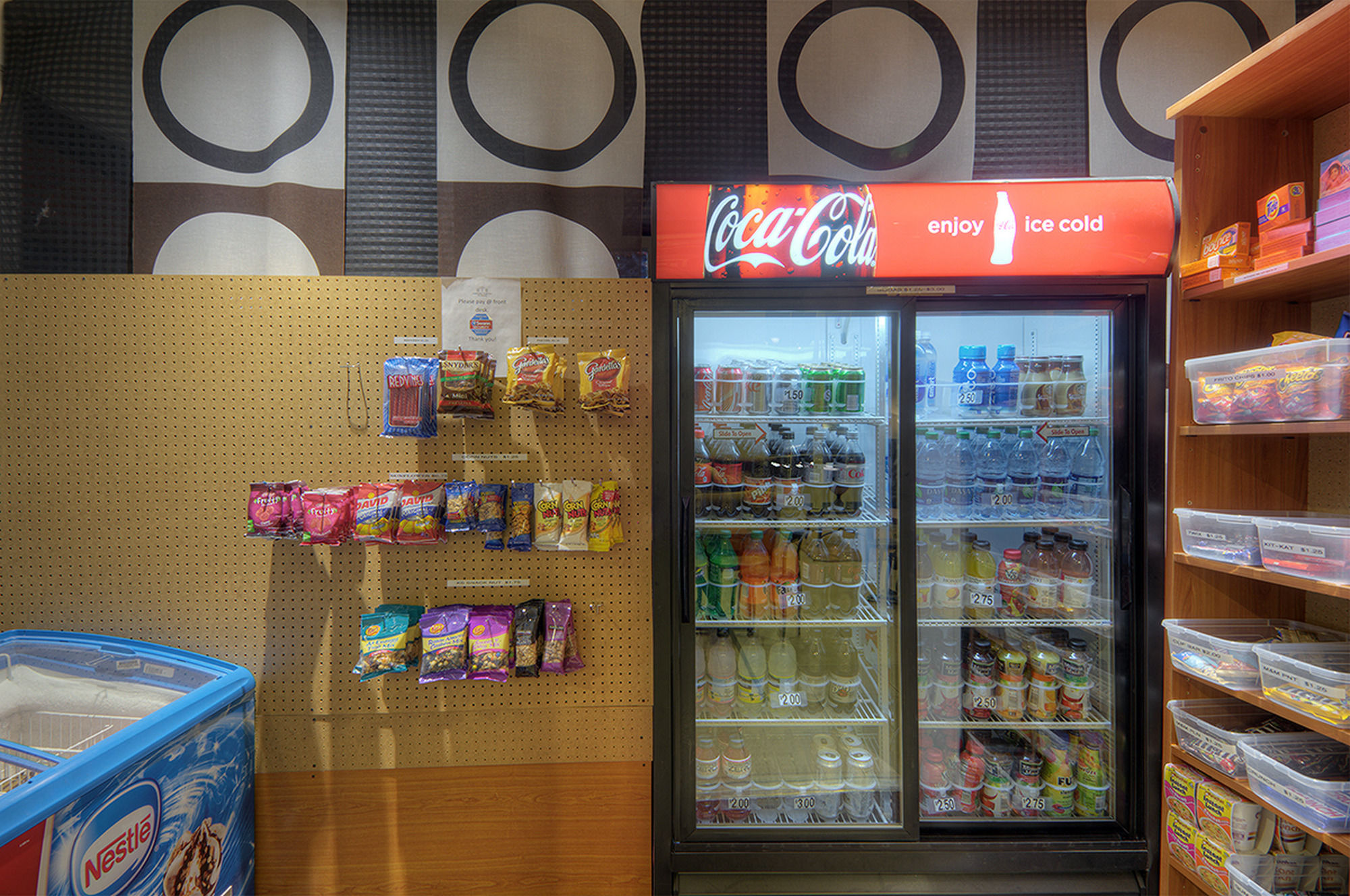 Фото University Park Inn & Suites