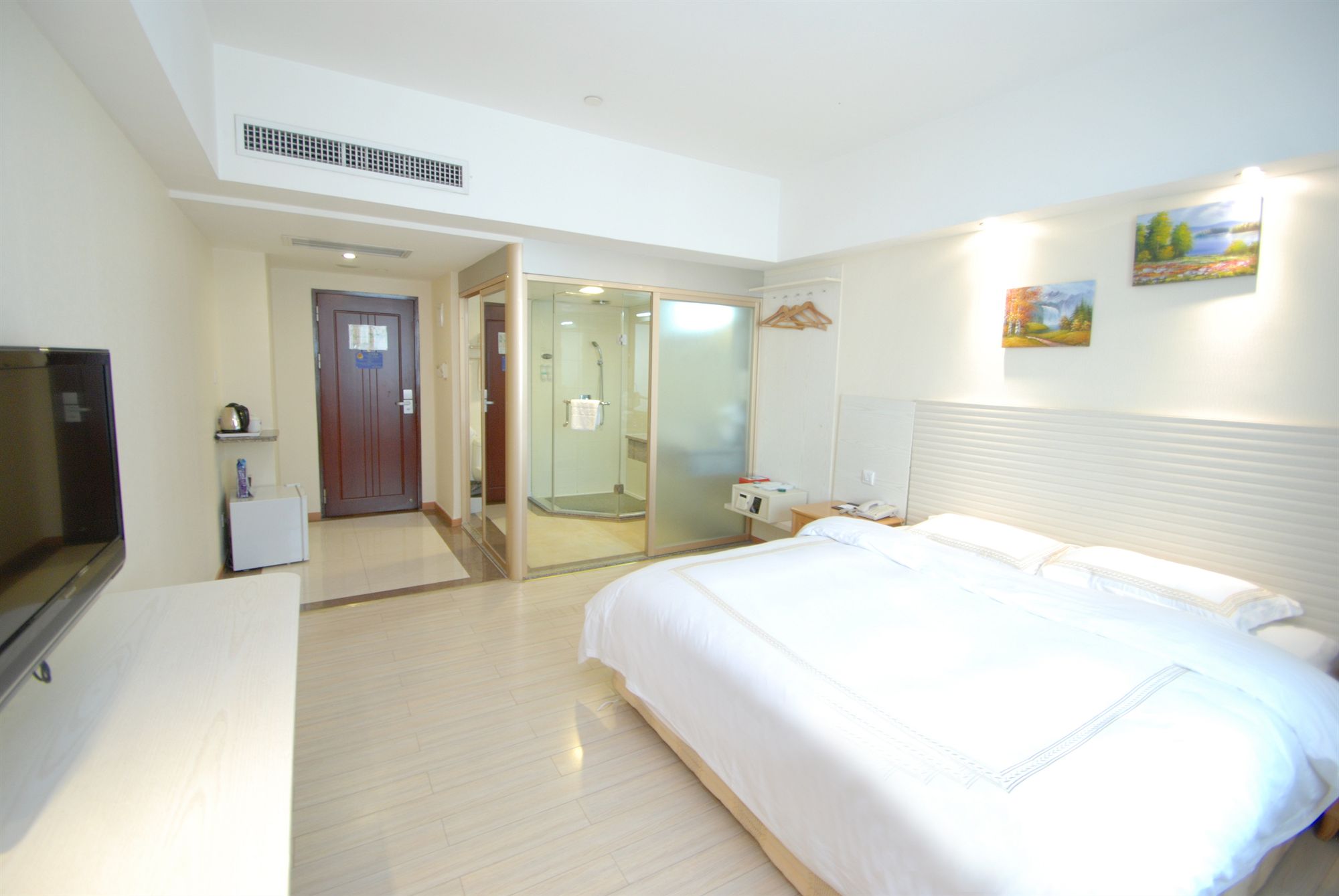 Фото Overseas Chinese Friendship Hotel