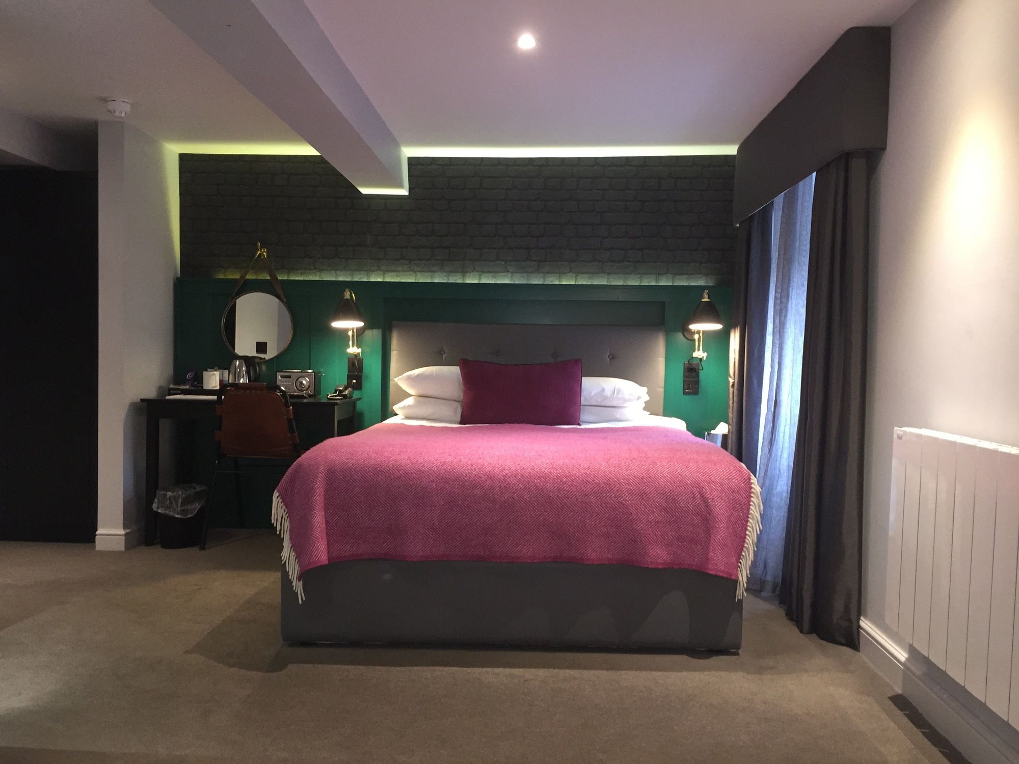 Фото The Churchill Hotel