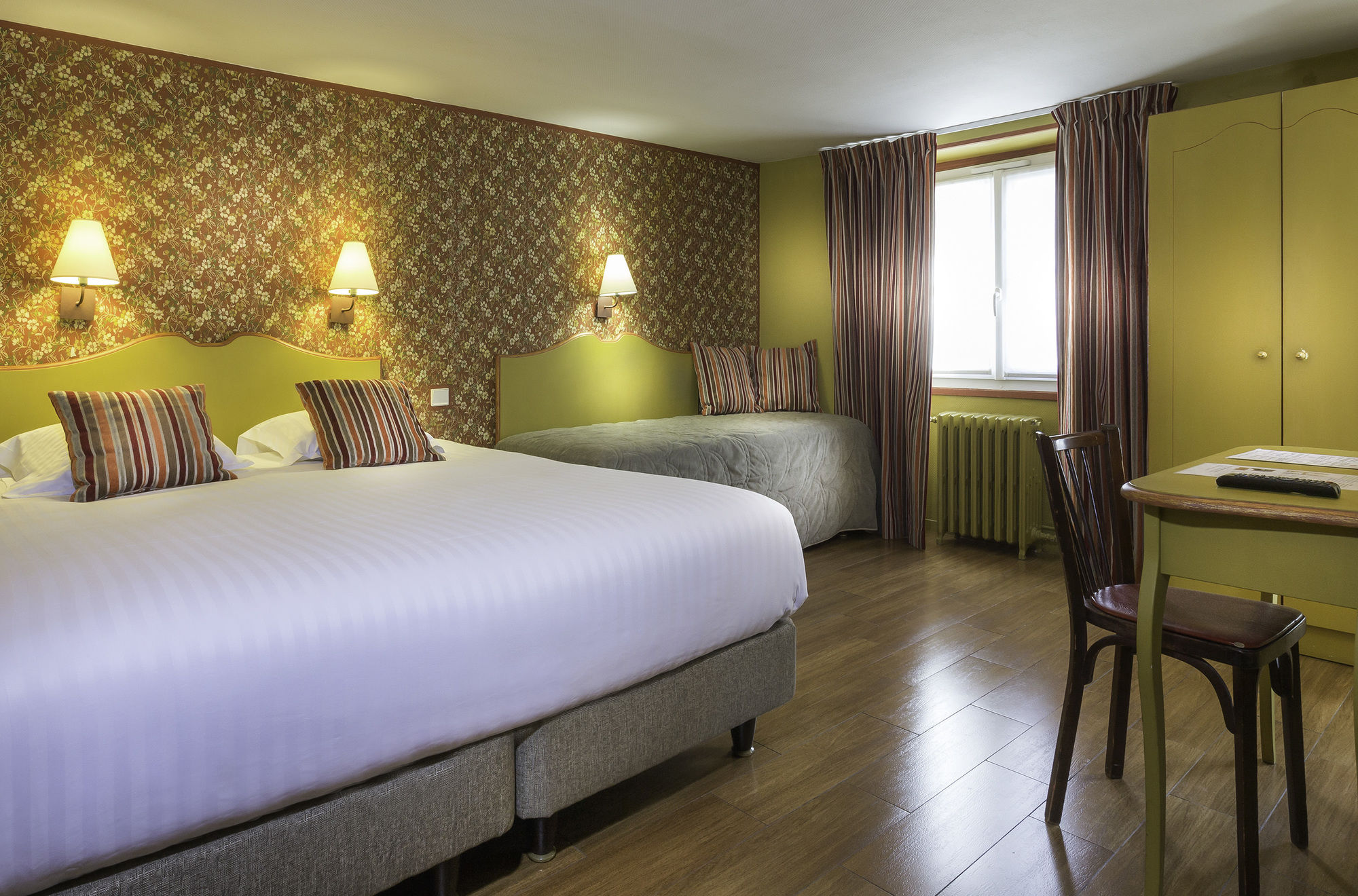 Фото Hôtel Jeanne d'Arc Le Marais