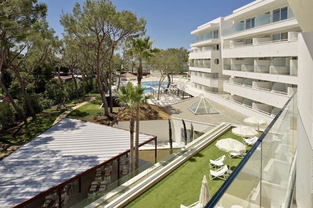 Фото Iberostar Waves Cristina