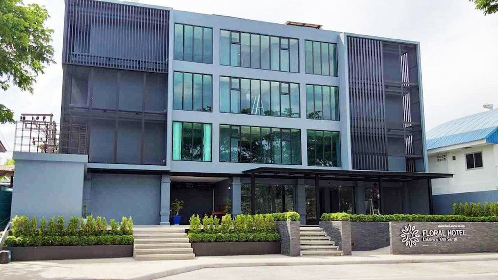 Фото Nora Lakeview Hotel