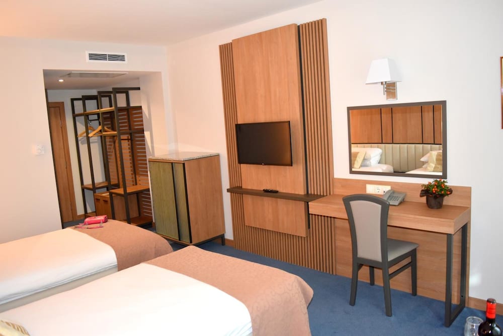 Фото Legends Hotel Sofia