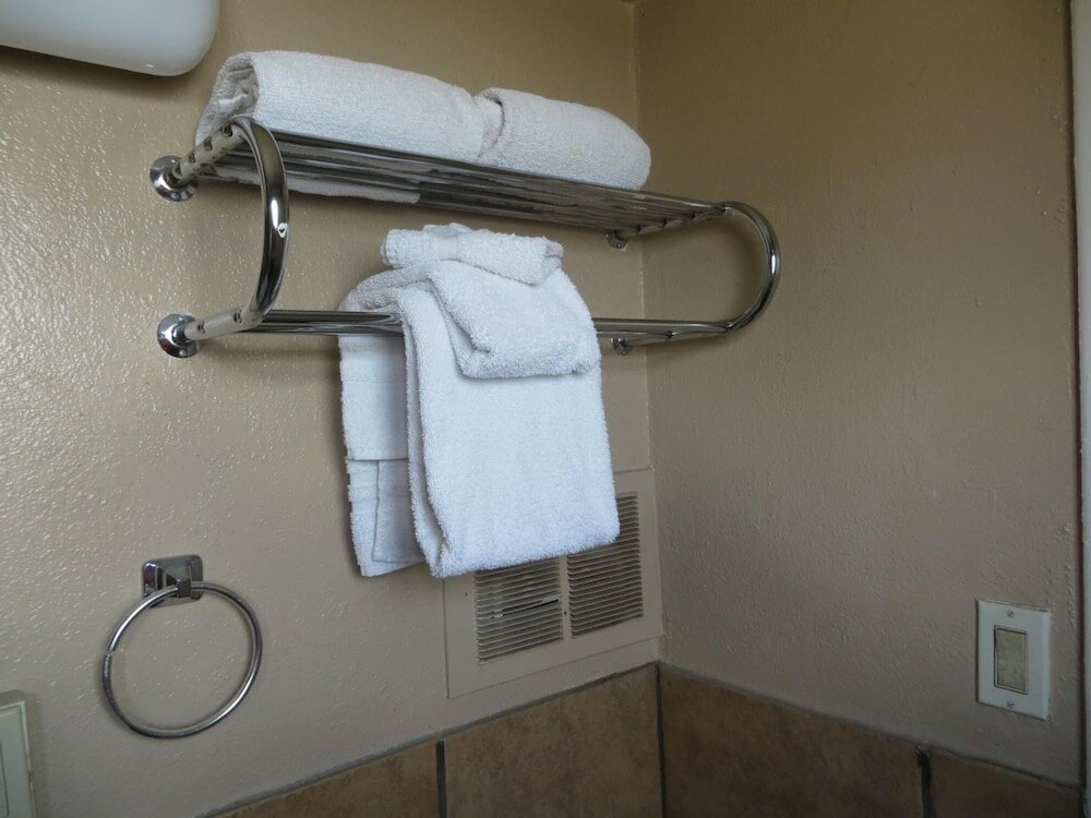 Фото The L Motel