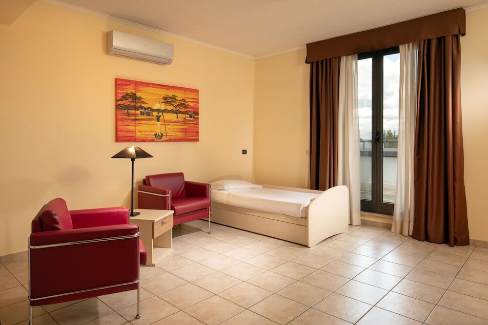 Фото Hotel Domidea