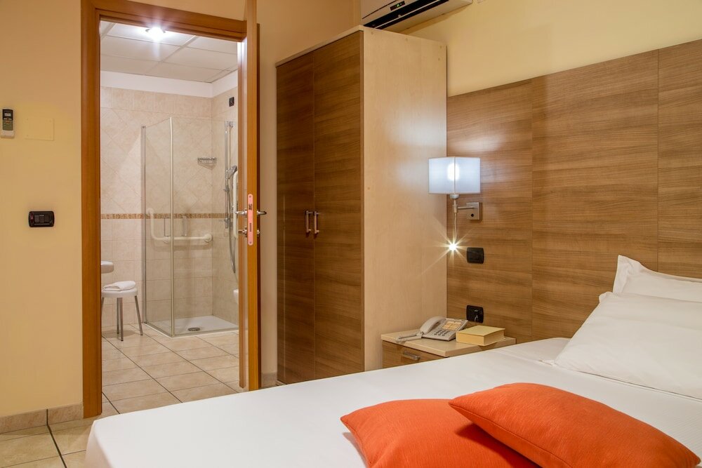 Фото Hotel Domidea