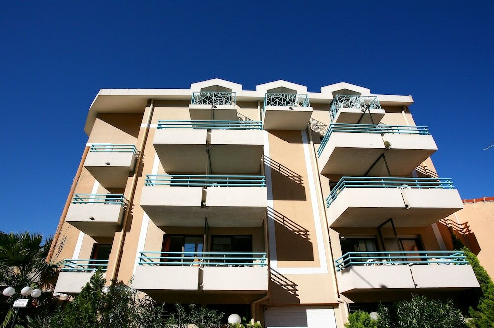 Фото Residhotel Les Coralynes