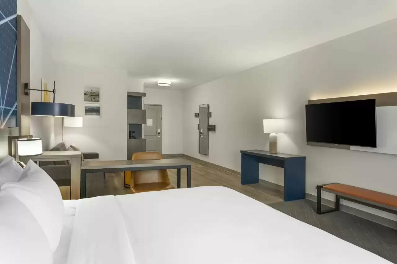 Фото Comfort Suites Elgin