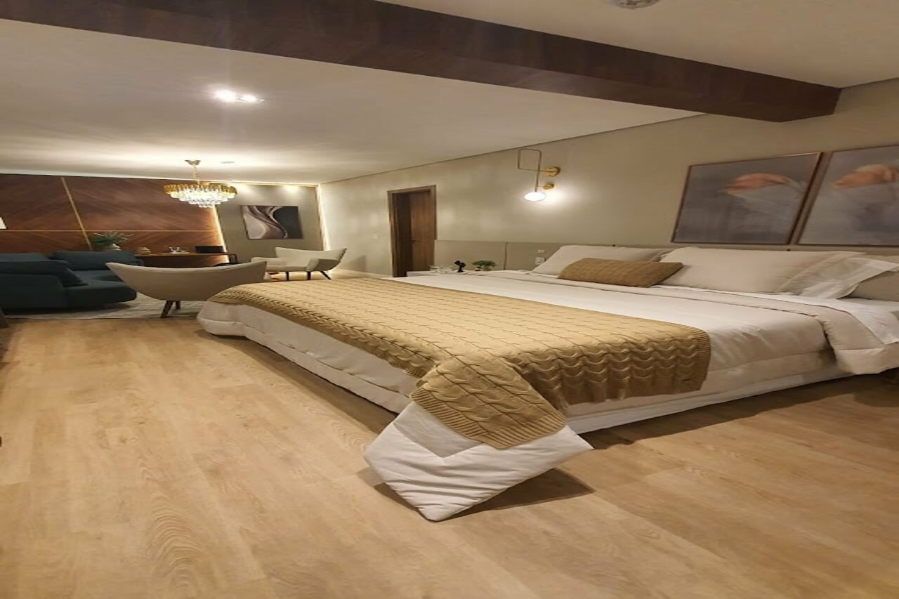 Фото Bristol Infinity Hotel