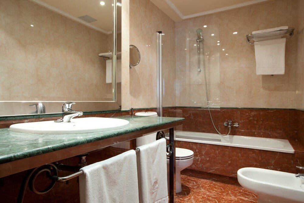 Фото Hotel Azofra