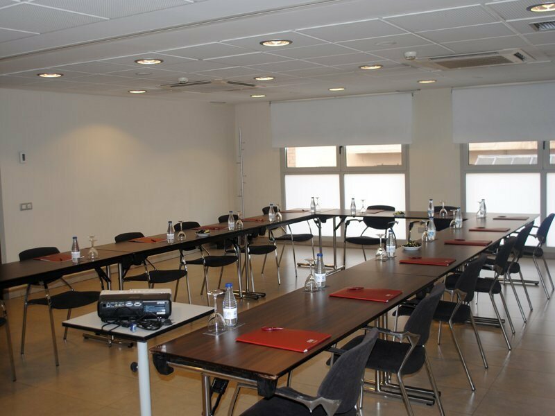 Фото Suites Viena Plaza de Espana