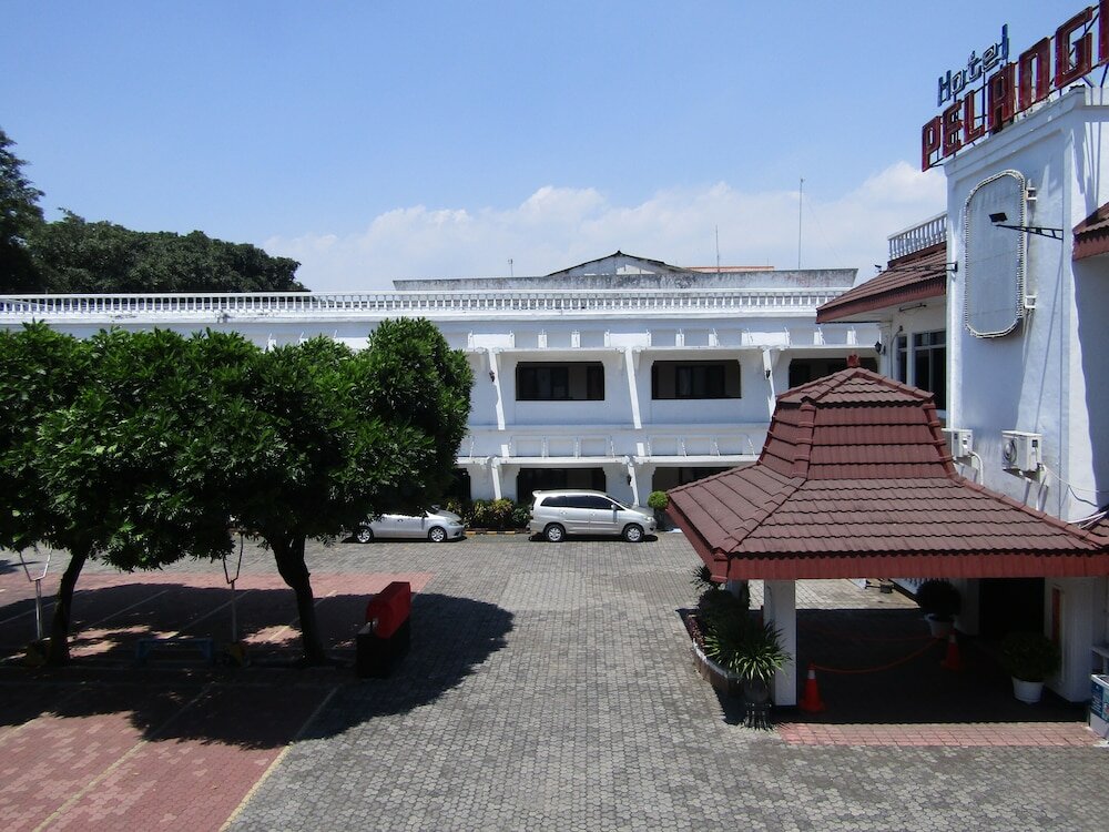 Фото Hotel Pelangi Malang