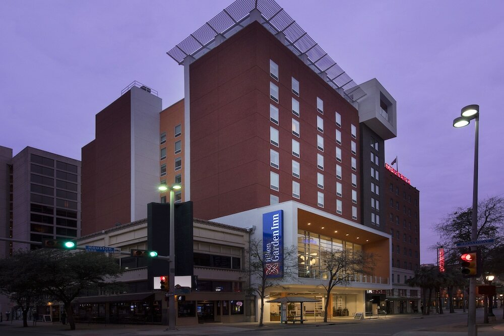 Фото Hilton Garden Inn San Antonio Downtown Riverwalk