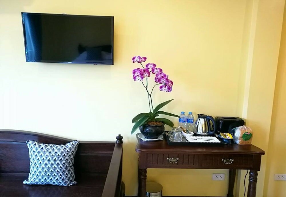 Фото The Velvet Orchid