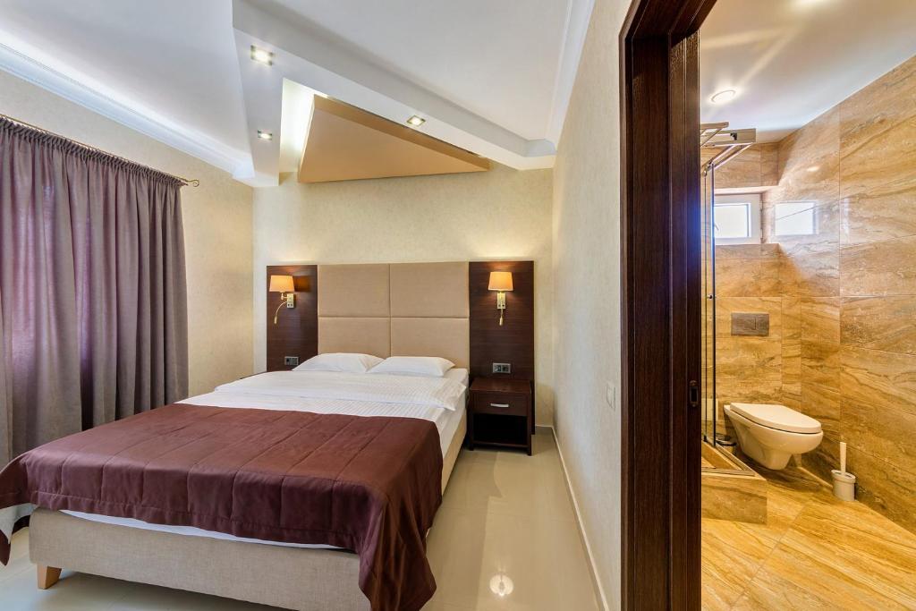 Фото Азария