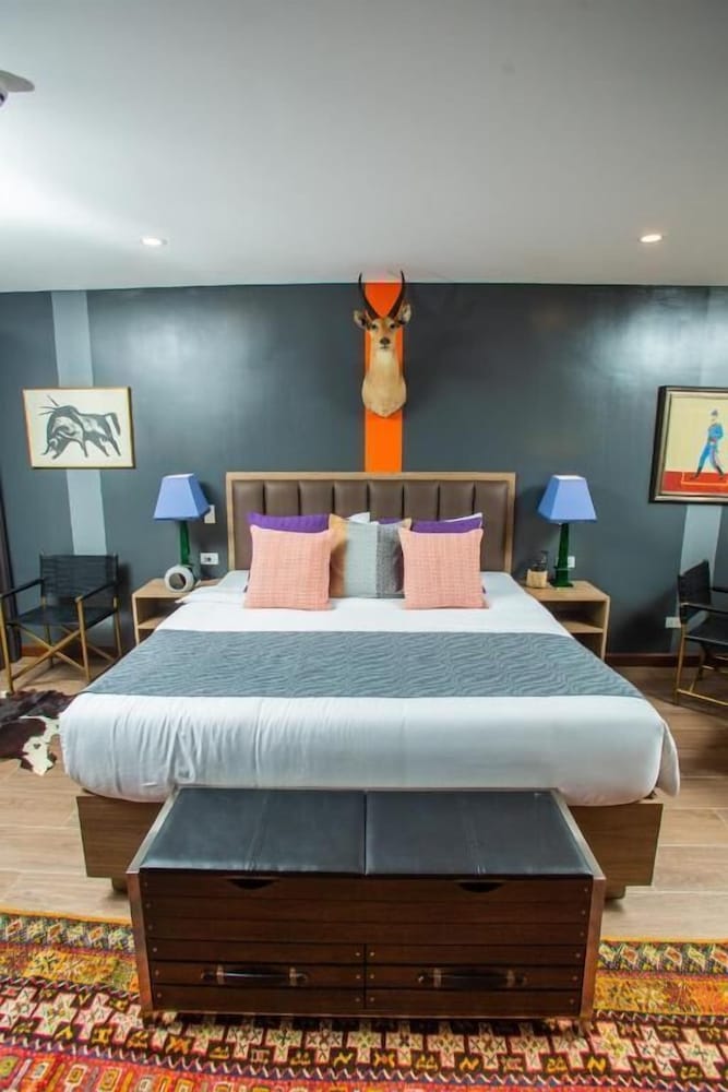 Фото Unwnd Flats Makati