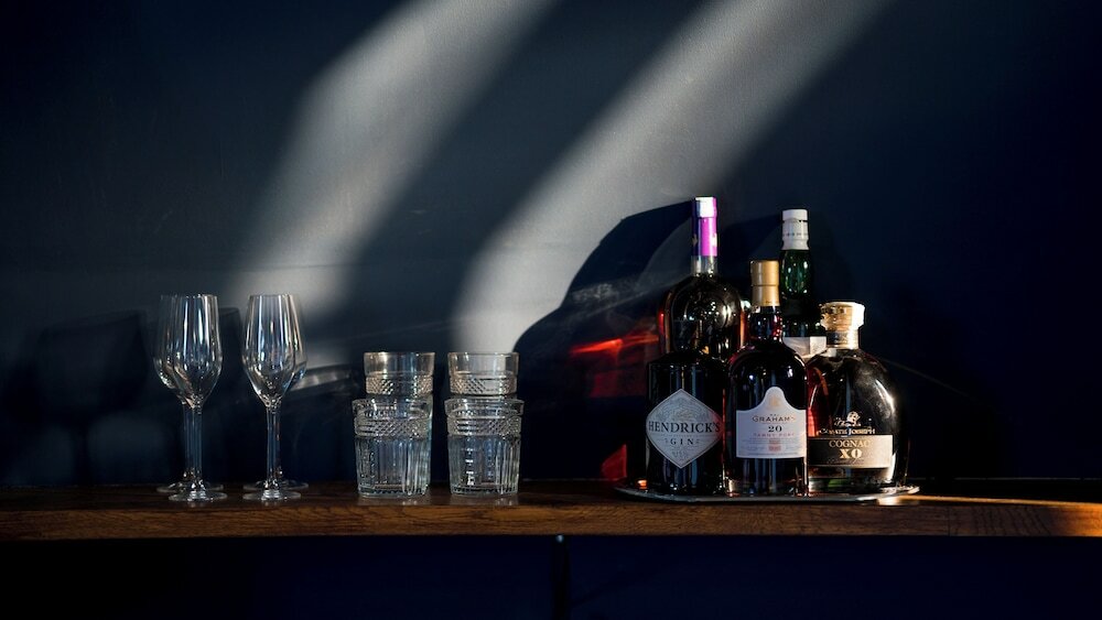 Фото Zorba & Bond hotel on the 8th