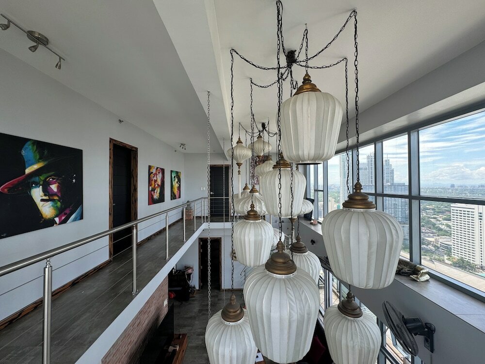 Фото Three bedroom with Balcony in Makati