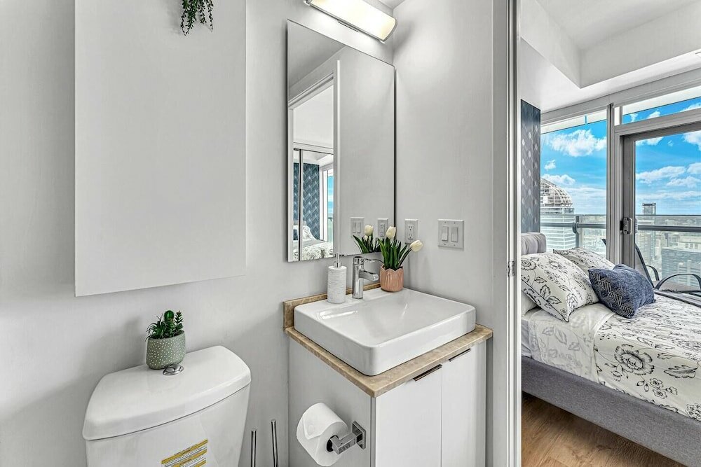 Фото The Harbour Toronto