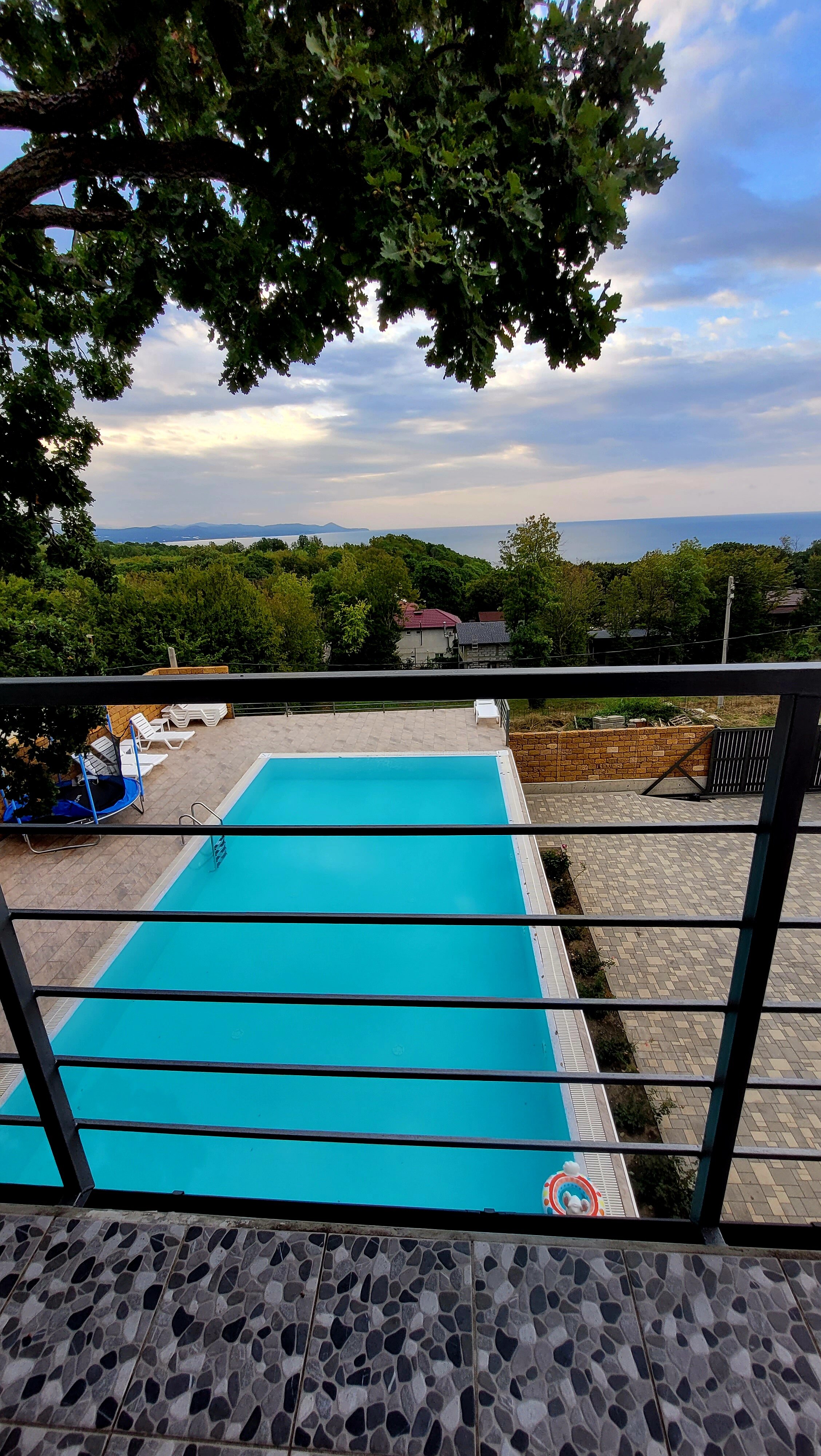 Фото Морелес