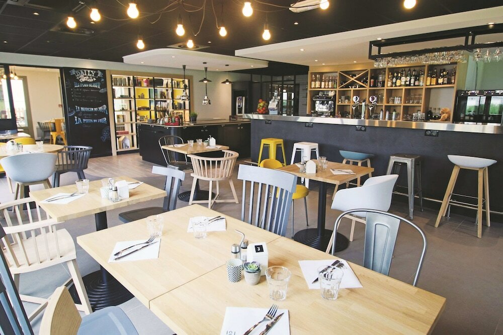 Фото Campanile Hotel Senlis