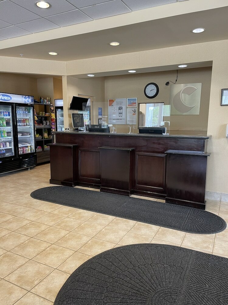 Фото Comfort Inn Sturgeon Falls